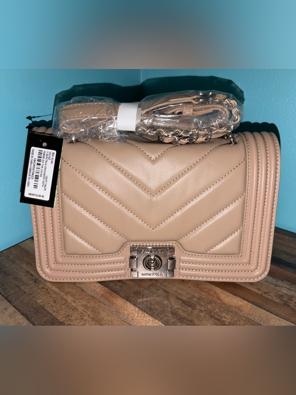 NWT Badgley Mischka Quilted Chain Shoulder Bag in Beige